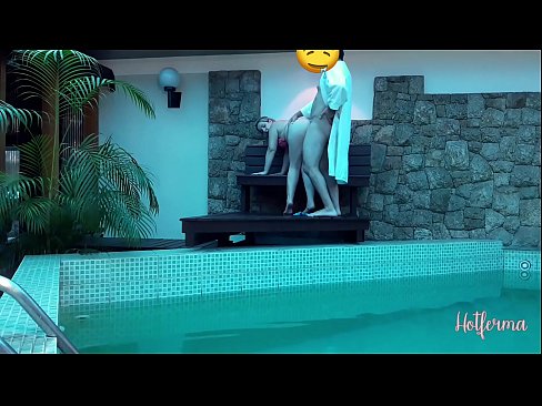❤️ Oga pe iranṣẹbinrin si awọn pool, sugbon ko le koju kan gbona Iwa onihoho furo ❌❤